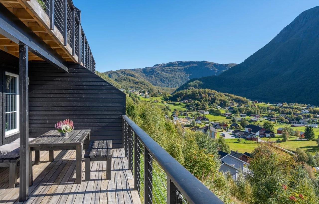 The View Apartment Roldal Bagian luar foto
